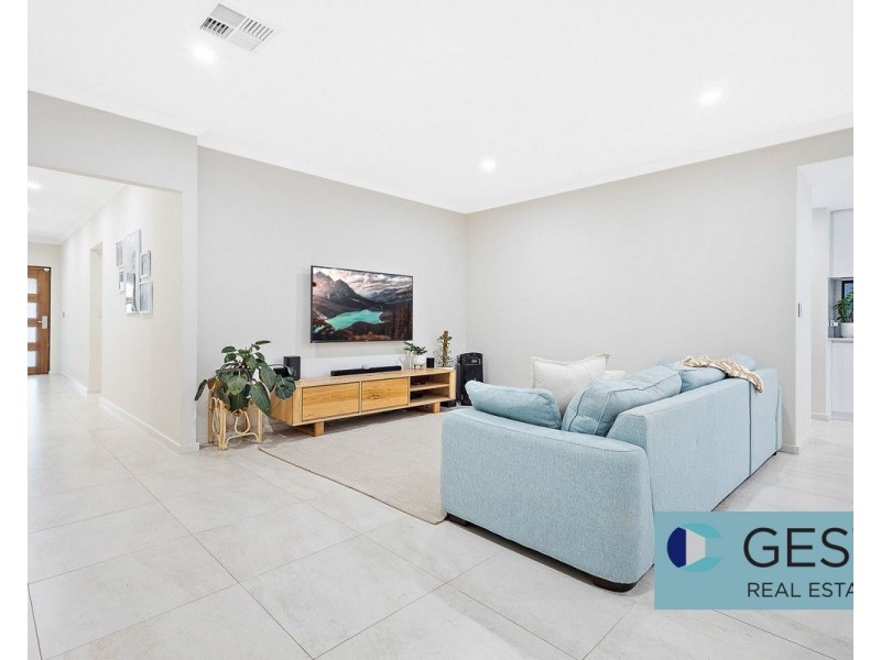 7 Mela Way, Landsdale WA 6065