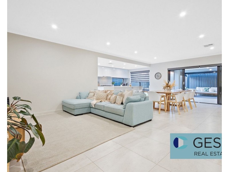 7 Mela Way, Landsdale WA 6065