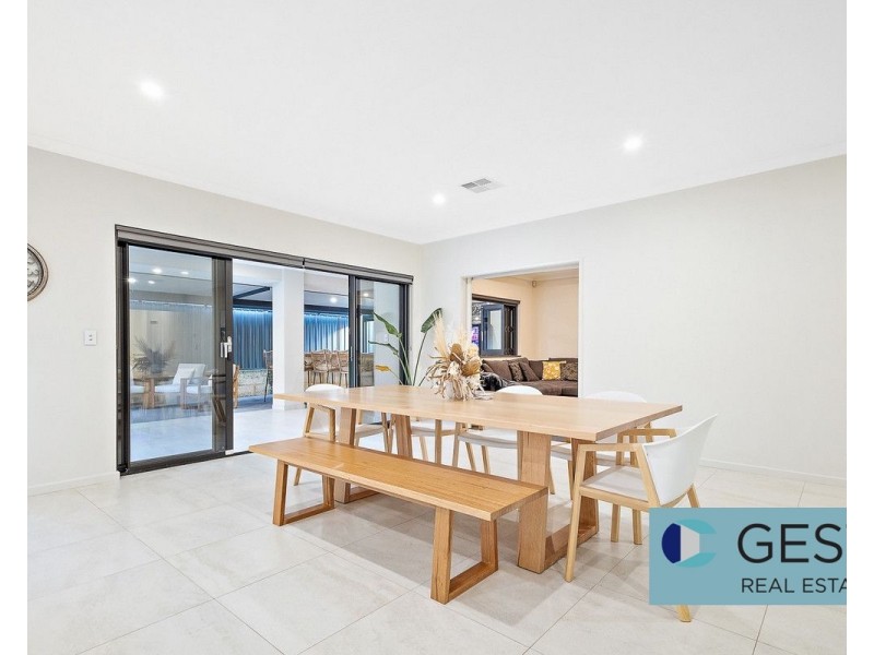 7 Mela Way, Landsdale WA 6065