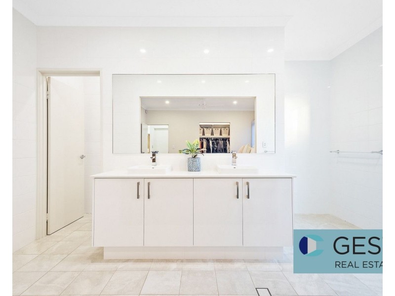 7 Mela Way, Landsdale WA 6065