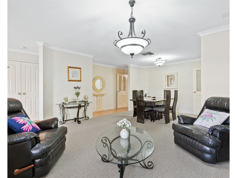24 Nirimba Close, South Guildford WA 6055