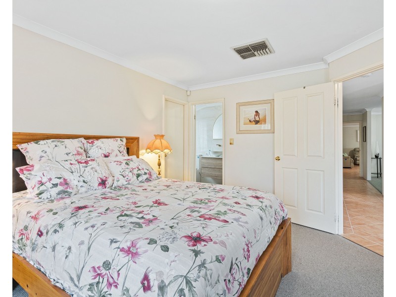 24 Nirimba Close, South Guildford WA 6055
