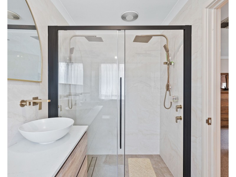 24 Nirimba Close, South Guildford WA 6055