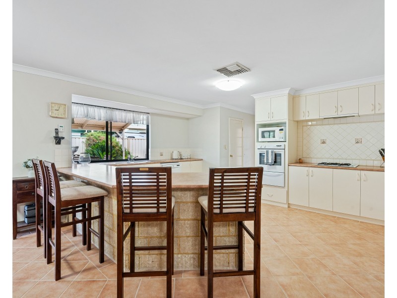 24 Nirimba Close, South Guildford WA 6055
