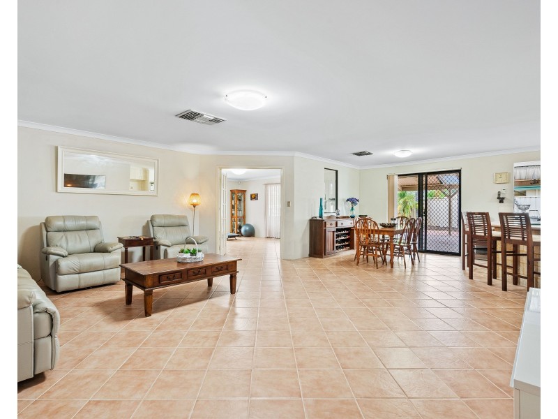 24 Nirimba Close, South Guildford WA 6055