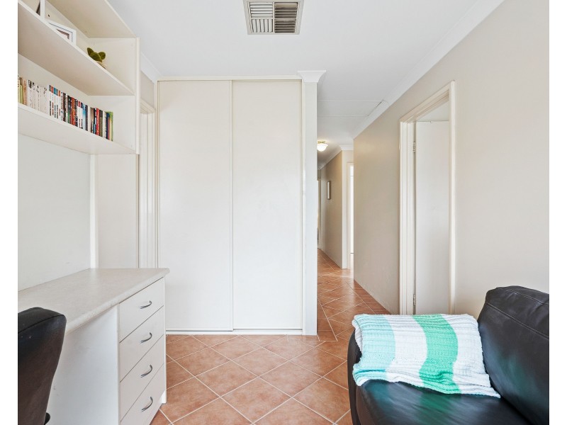 24 Nirimba Close, South Guildford WA 6055