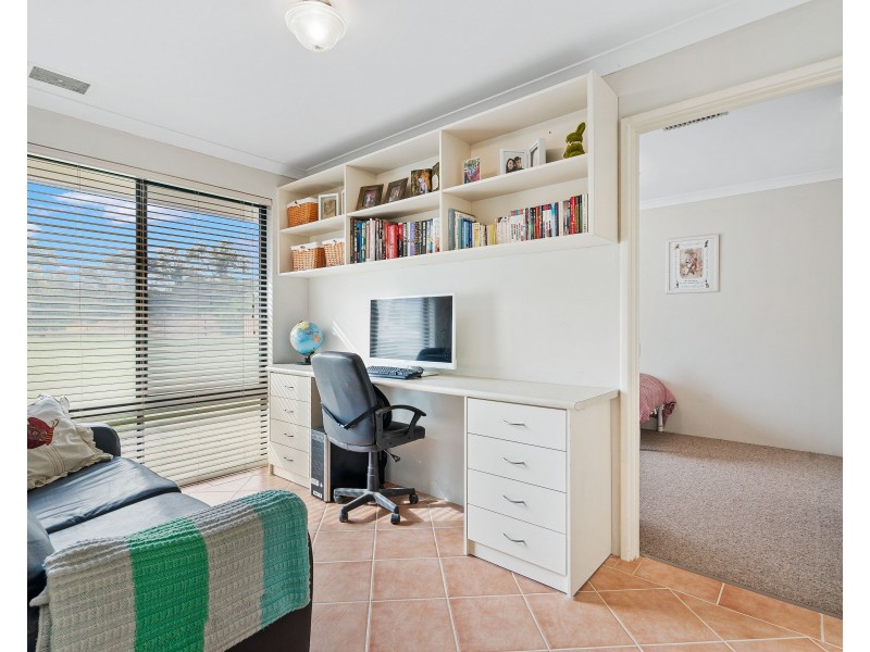 24 Nirimba Close, South Guildford WA 6055
