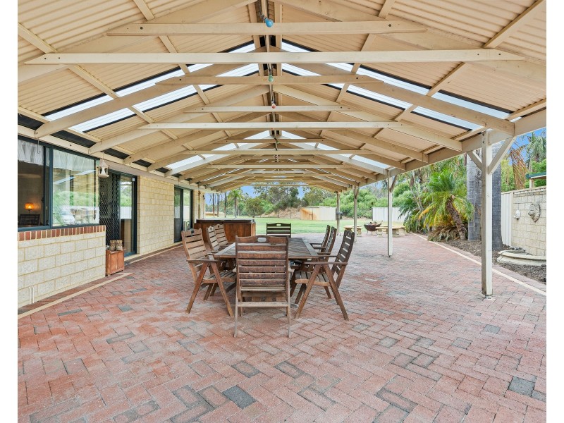 24 Nirimba Close, South Guildford WA 6055