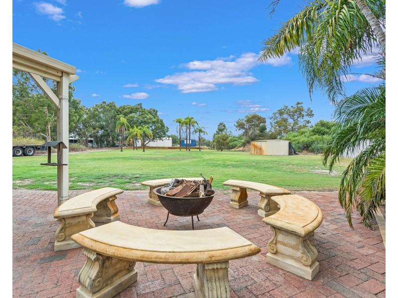 24 Nirimba Close, South Guildford WA 6055