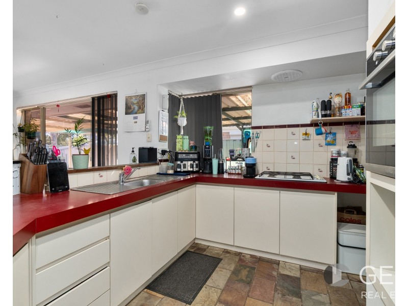 41 Kangaroo Entrance, Stratton WA 6056