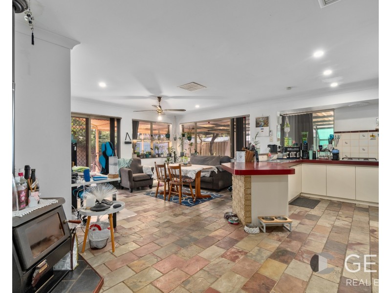 41 Kangaroo Entrance, Stratton WA 6056