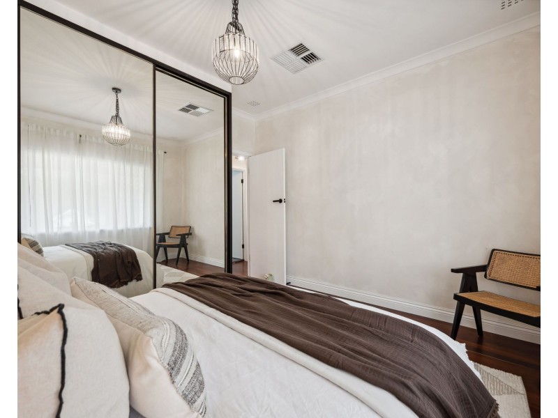 196 Corinthian Road East, Riverton WA 6148