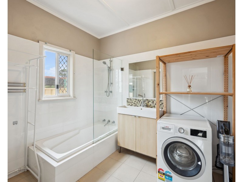 196 Corinthian Road East, Riverton WA 6148