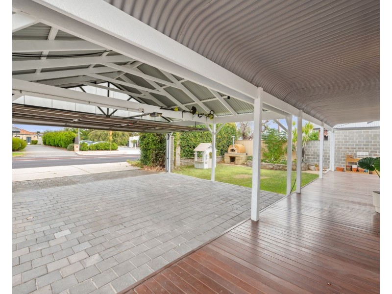 196 Corinthian Road East, Riverton WA 6148