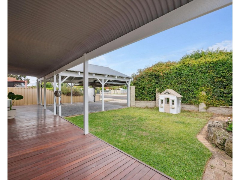 196 Corinthian Road East, Riverton WA 6148