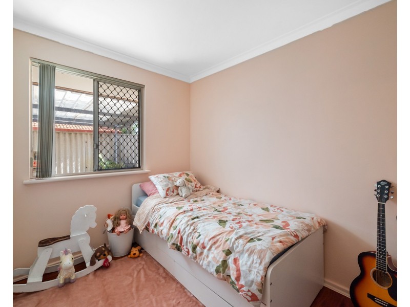 39 Amberton Avenue, Girrawheen WA 6064