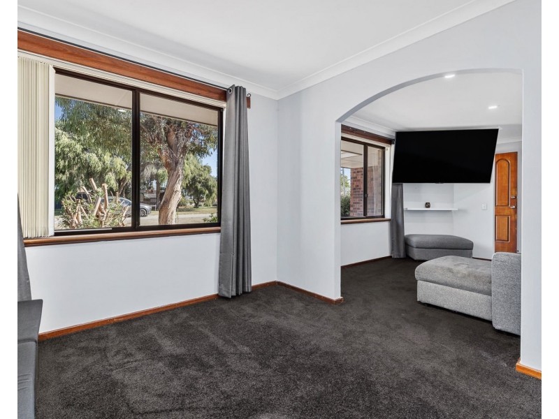 28 Stainer Avenue, Rockingham WA 6168