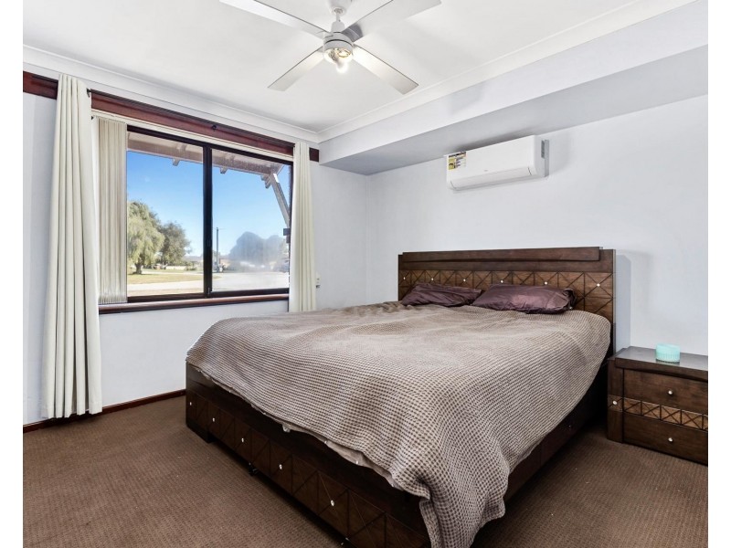 28 Stainer Avenue, Rockingham WA 6168