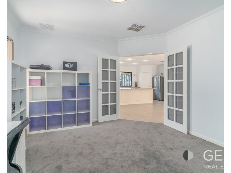15a Shadwell Court, Caversham WA 6055