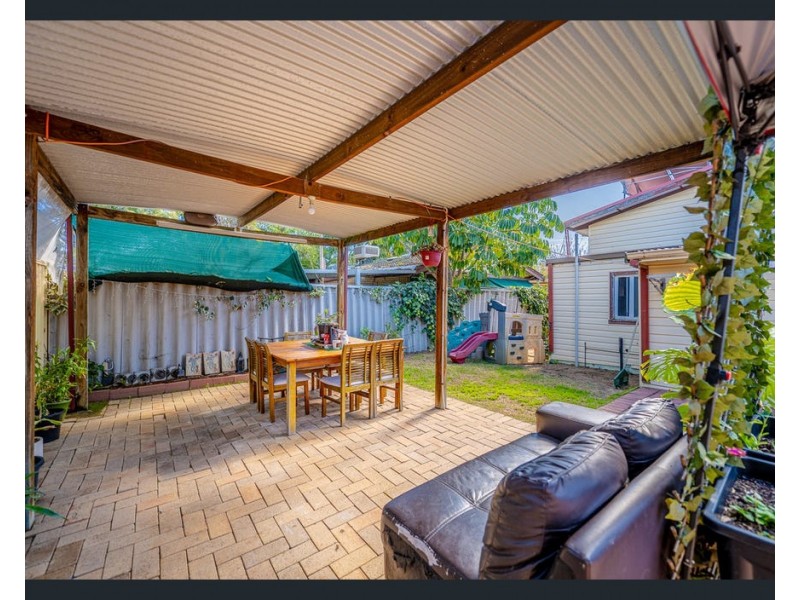 33 Eacott Street, Mandurah WA 6210