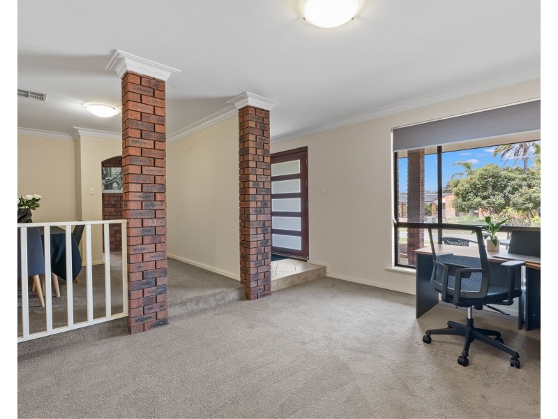 15 Florey Place, Huntingdale WA 6110