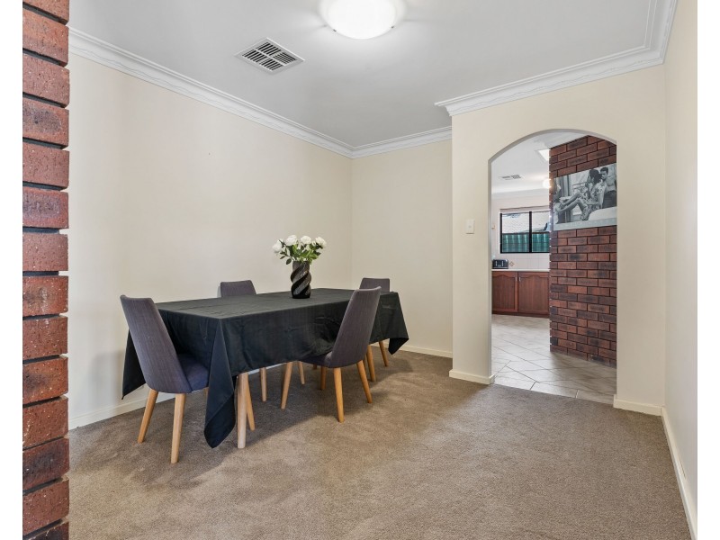 15 Florey Place, Huntingdale WA 6110