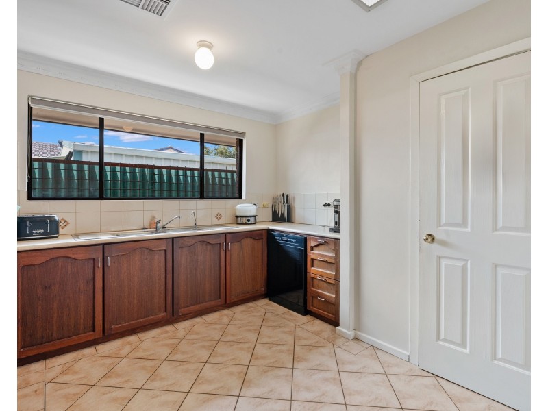 15 Florey Place, Huntingdale WA 6110