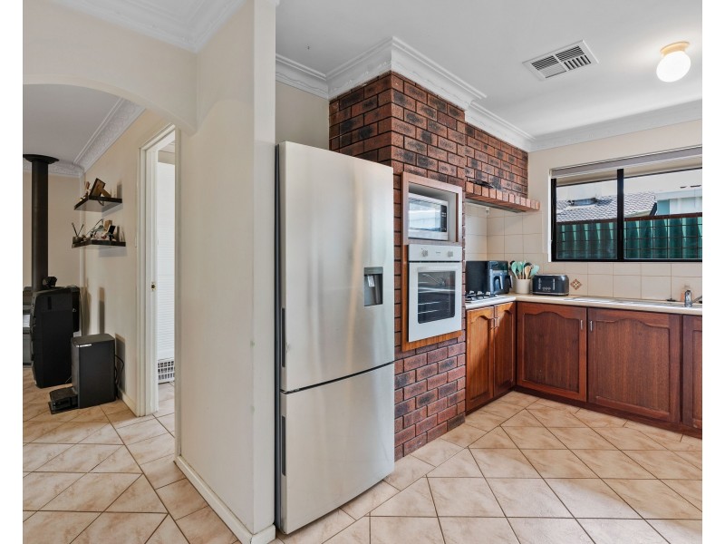 15 Florey Place, Huntingdale WA 6110