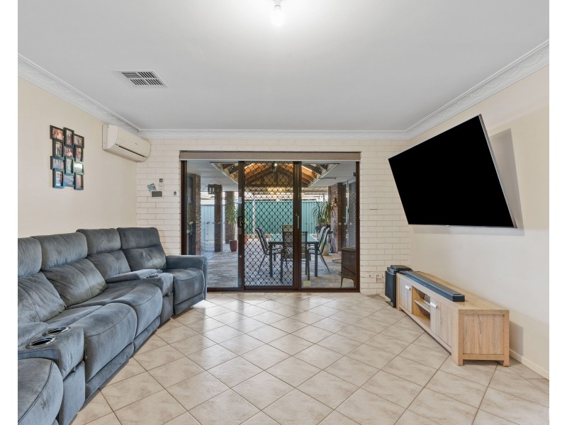 15 Florey Place, Huntingdale WA 6110