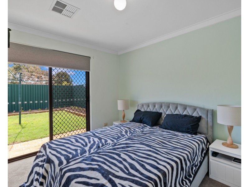 15 Florey Place, Huntingdale WA 6110