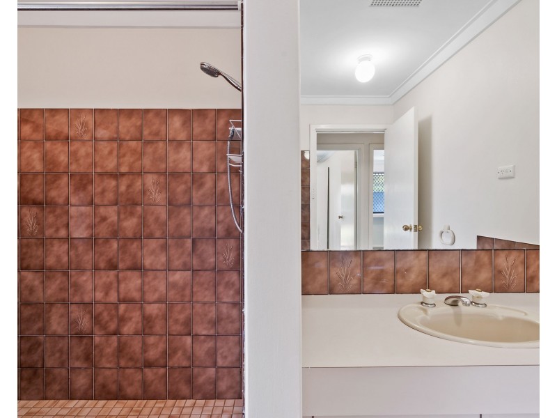 15 Florey Place, Huntingdale WA 6110