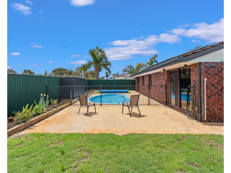 15 Florey Place, Huntingdale WA 6110