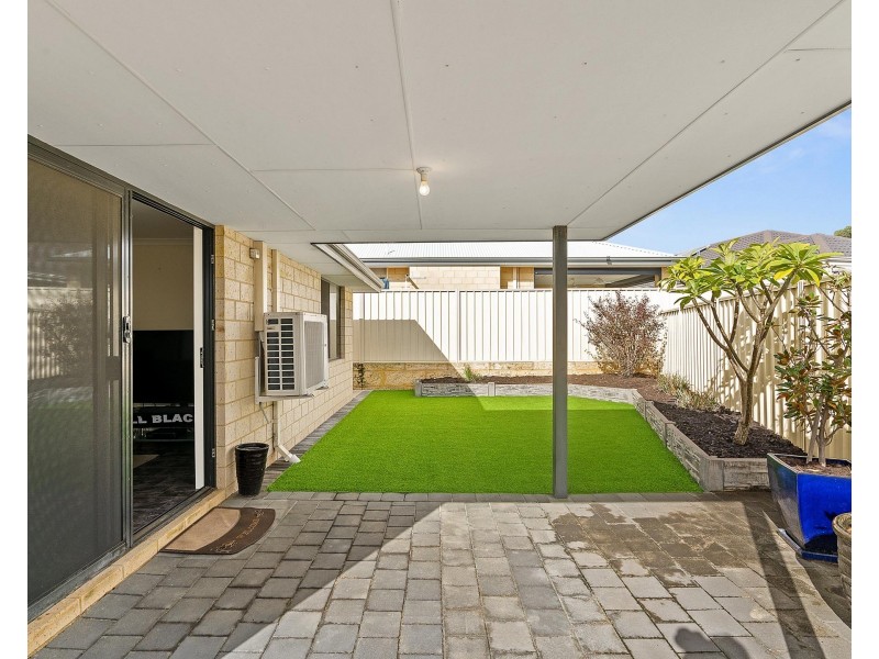 32 Floresta Street, Sinagra WA 6065