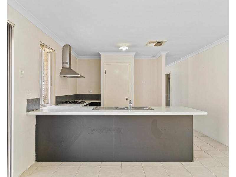 10 Keelia Vale, Lakelands WA 6180