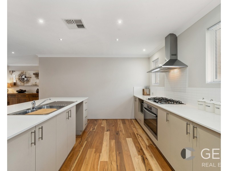 1 Summerville Bvd, Caversham WA 6055