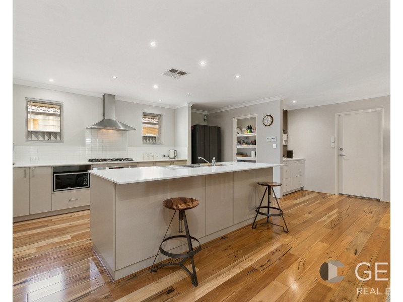 1 Summerville Bvd, Caversham WA 6055