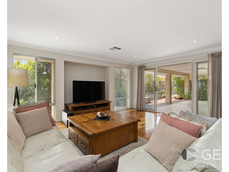 1 Summerville Bvd, Caversham WA 6055