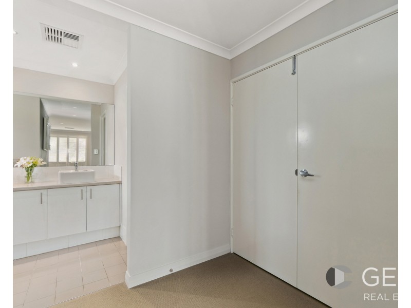 1 Summerville Bvd, Caversham WA 6055