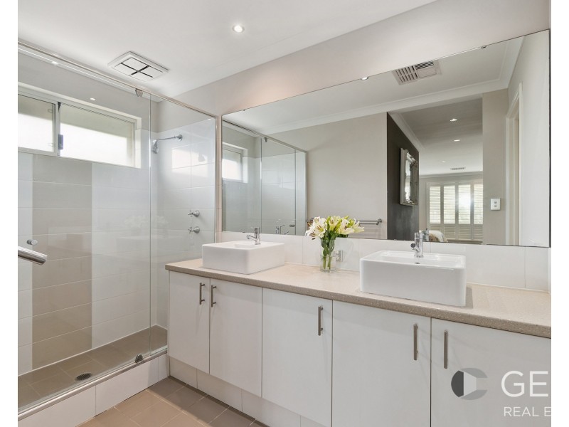 1 Summerville Bvd, Caversham WA 6055