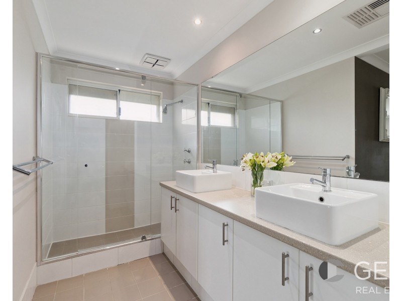 1 Summerville Bvd, Caversham WA 6055