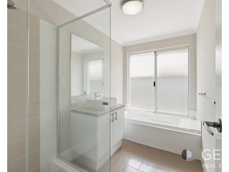 1 Summerville Bvd, Caversham WA 6055