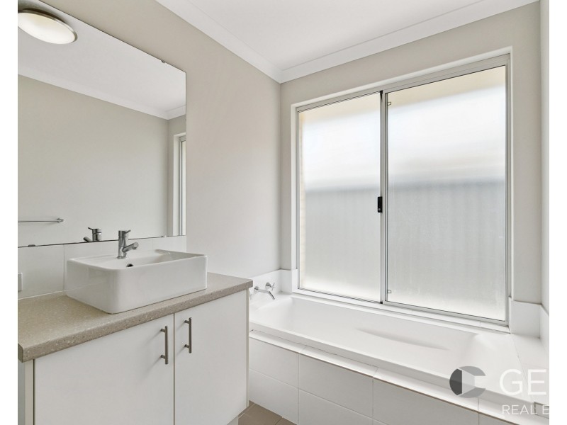 1 Summerville Bvd, Caversham WA 6055