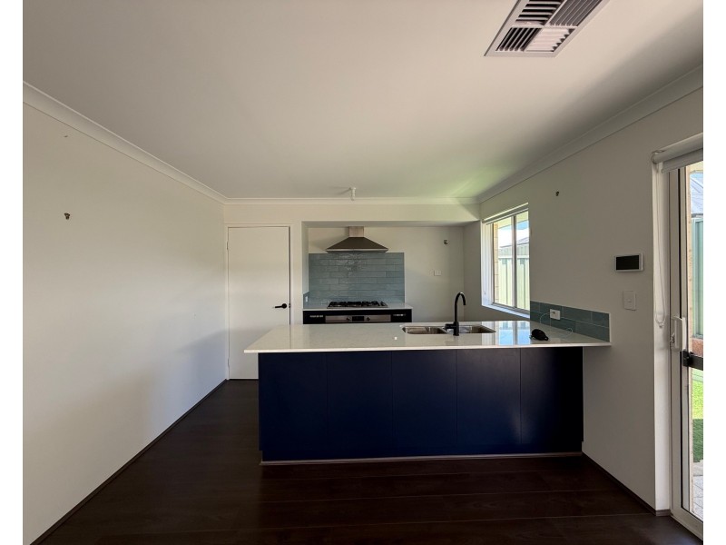 22 Splendour Avenue, Henley Brook WA 6055