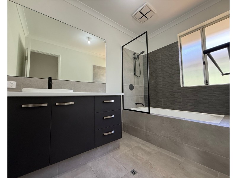 22 Splendour Avenue, Henley Brook WA 6055