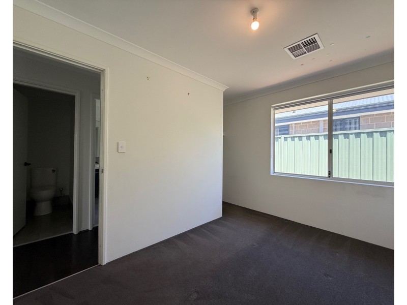 22 Splendour Avenue, Henley Brook WA 6055