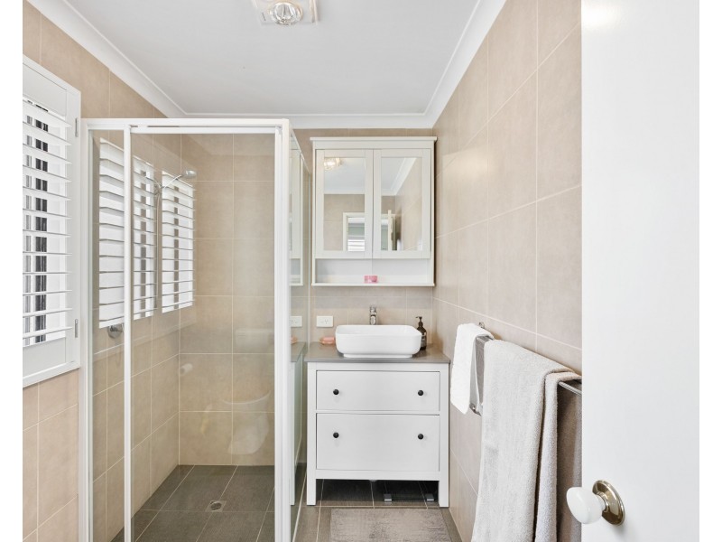 9 Syme Road, Alexander Heights WA 6064