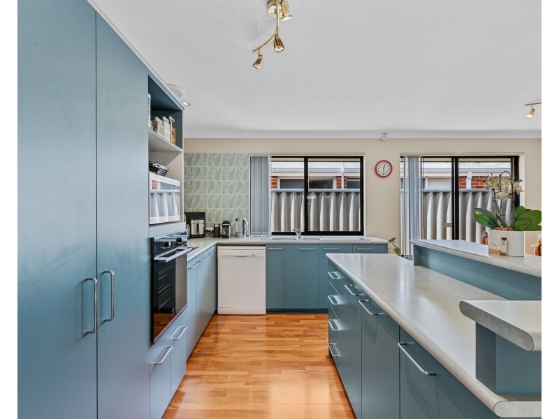 9 Syme Road, Alexander Heights WA 6064