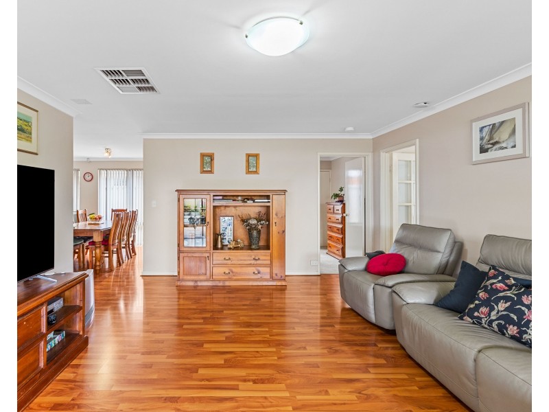 9 Syme Road, Alexander Heights WA 6064