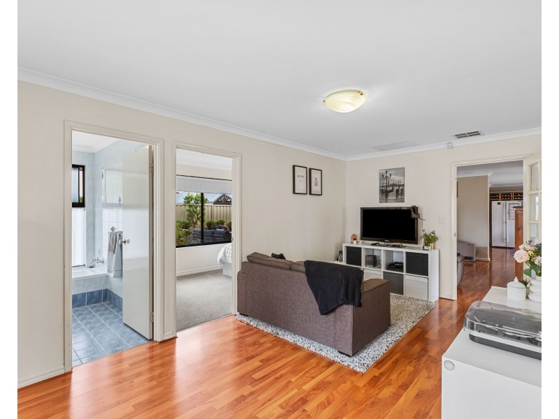 9 Syme Road, Alexander Heights WA 6064