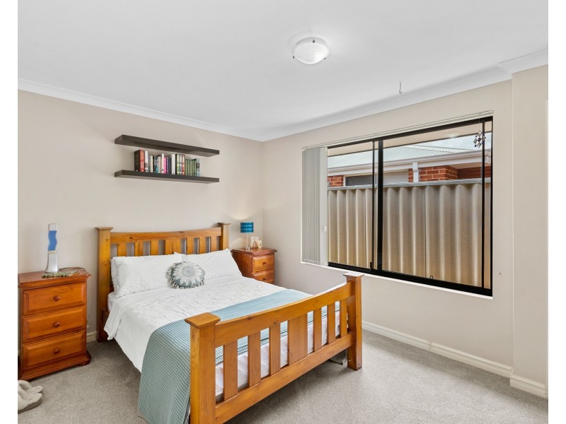 9 Syme Road, Alexander Heights WA 6064